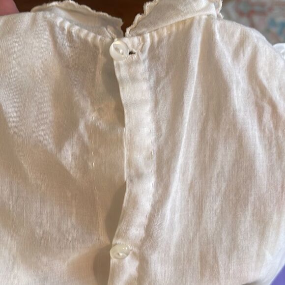 Vtg 60s white cotton lawn infant top with embroidered dog on front - Picture 7 of 8